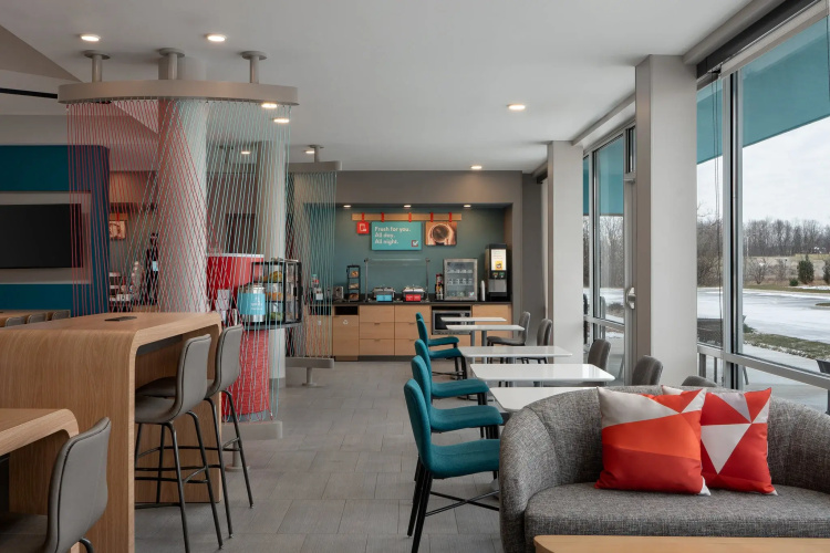 avid hotel Oak Creek by IHG