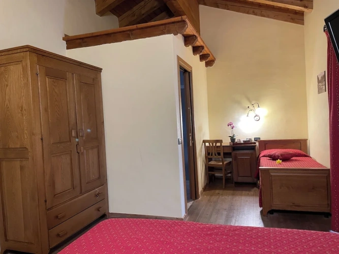 Standard Triple room with balcony