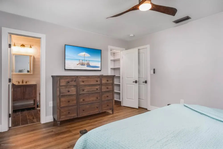 Private Home 2 Miles From Siesta Key