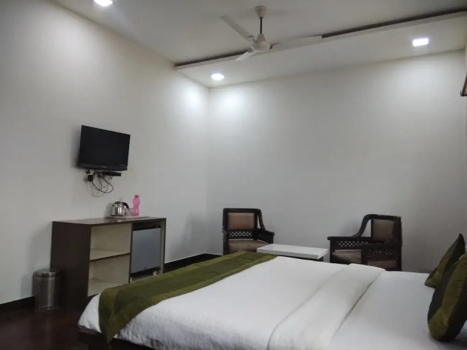 Economy room