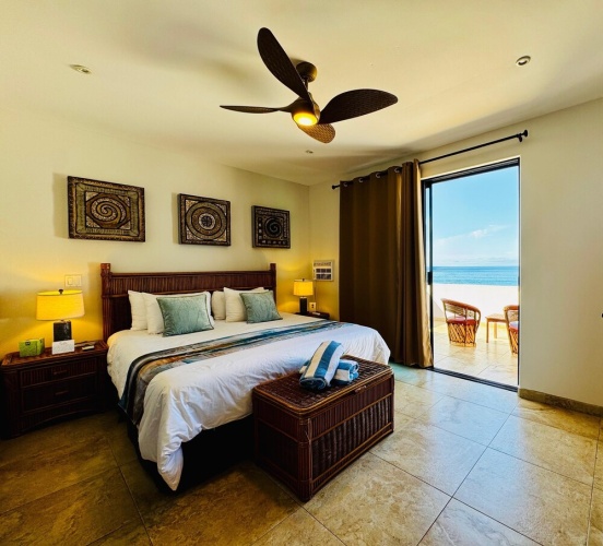 Deluxe room with balcony and with ocean view