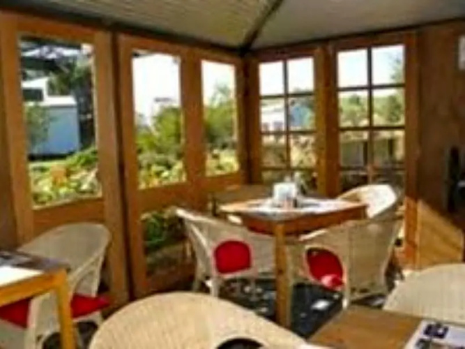 Stone Hut Cottages