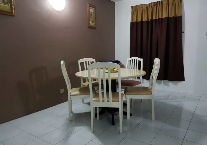 Anjung Apartment 3BR 8
