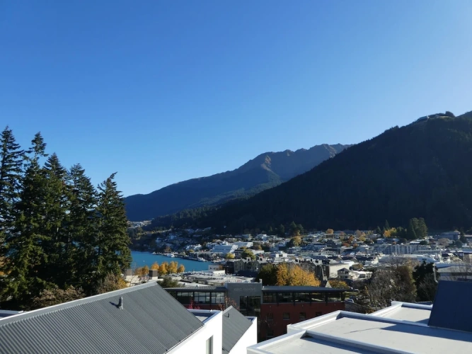 1 Bedroom Apartment with bay view