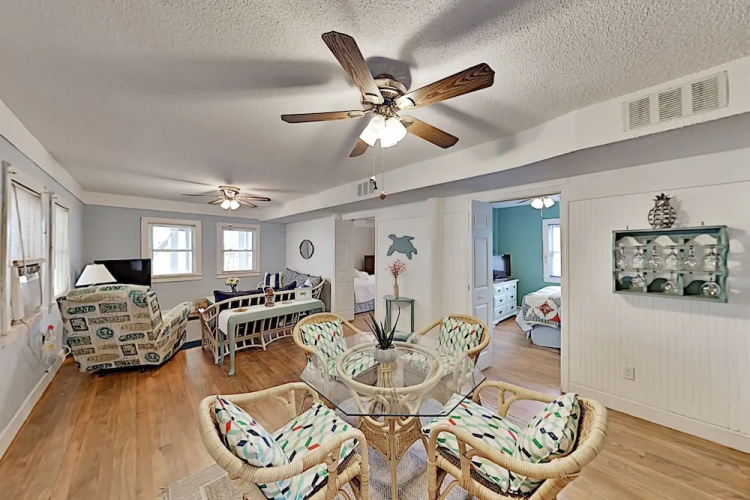 Long Beach Hideaway - Steps To The Sand! 2 Bedroom Duplex