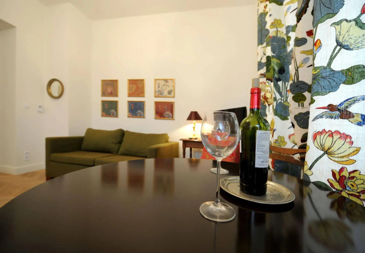 Crystal Suites Old Town