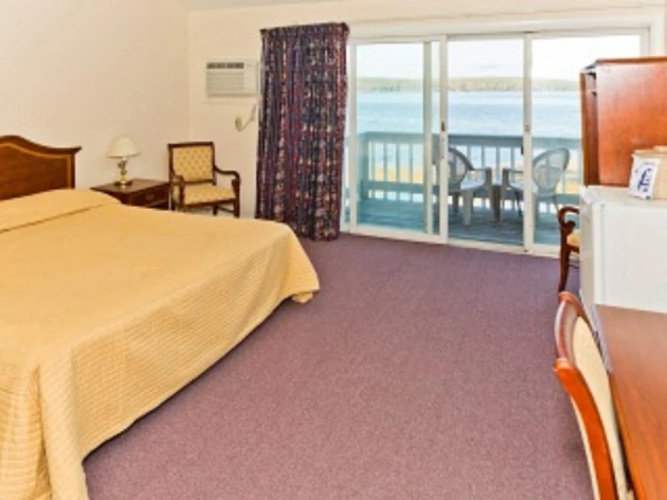 Smuggler's Cove Inn