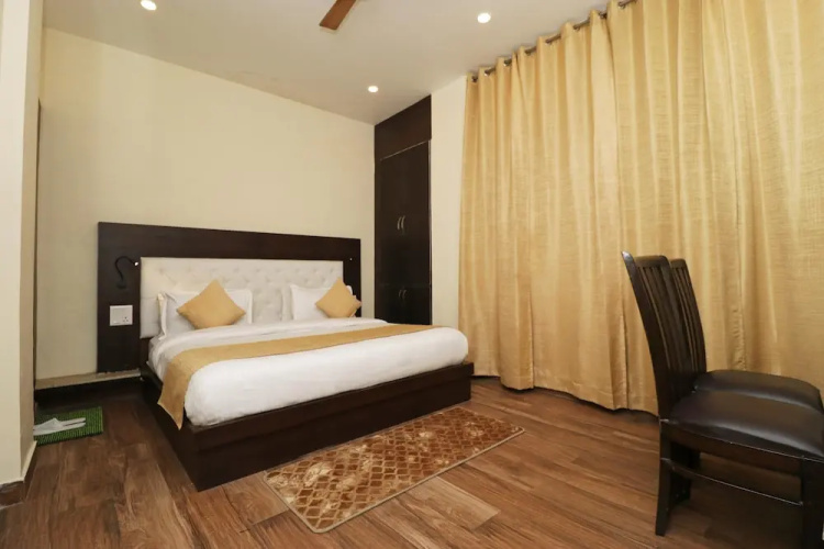 Hotel Mirage Residency