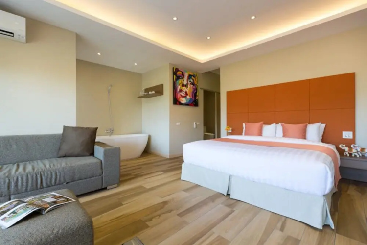 5 Bedrooms Villa Bacardi