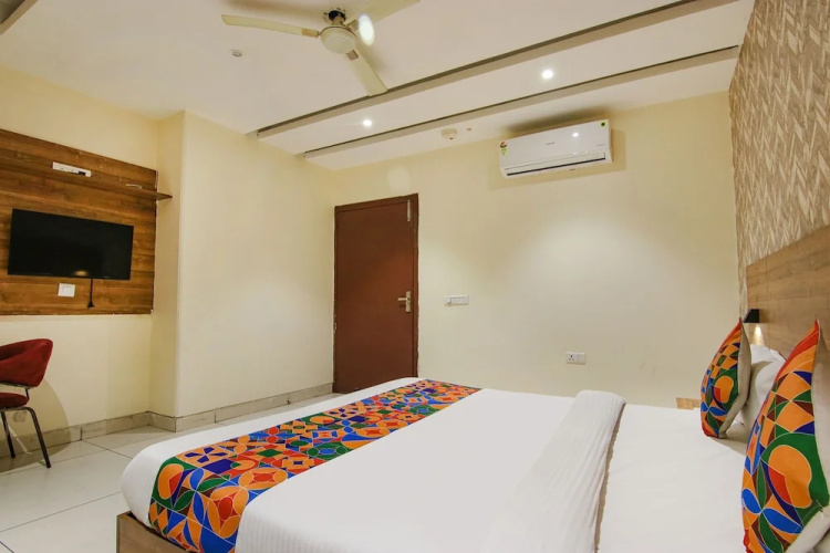 FabHotel Prime Golden Glory