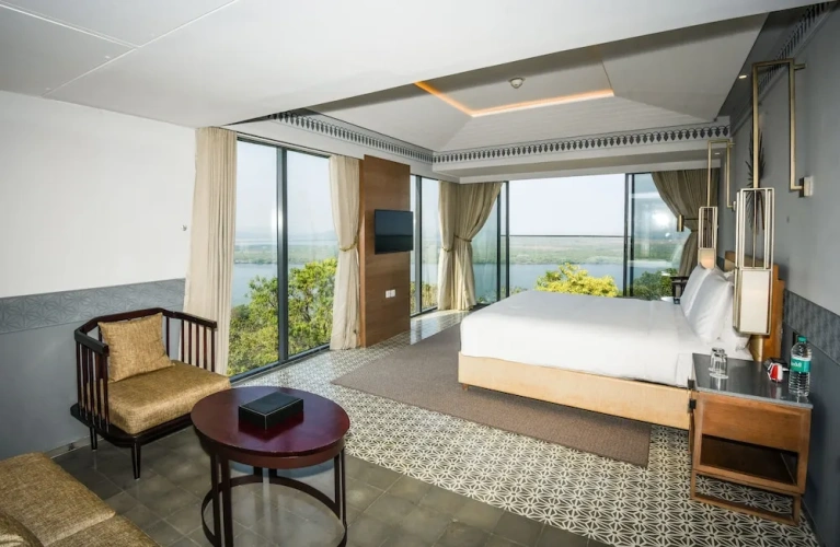 Premium Suite with river view