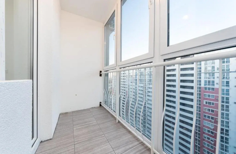Flatrent Drahomanova 2a