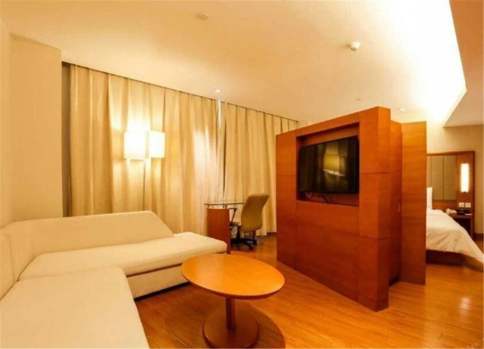 All Seasons Hotel