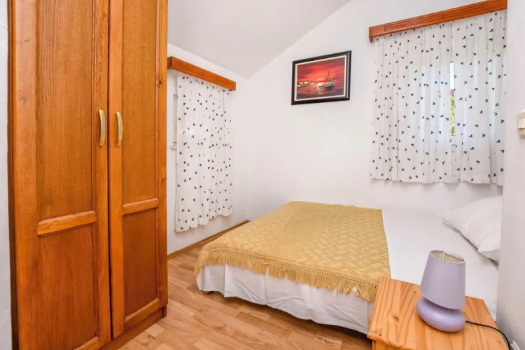 Apartments Zdravko