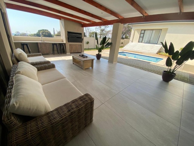 4 Bedrooms Cottage