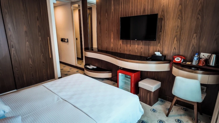 Deluxe Double room with city view