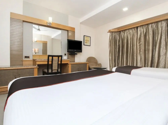 Deccan 8 by OYO Rooms