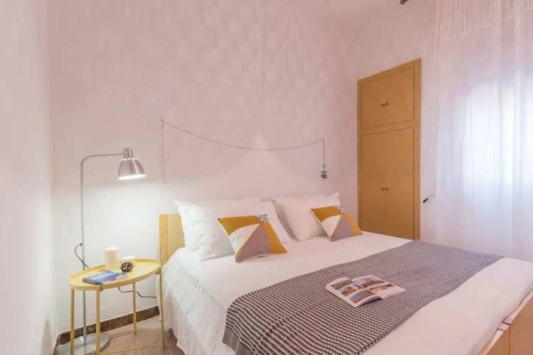 2 Bedrooms Villa