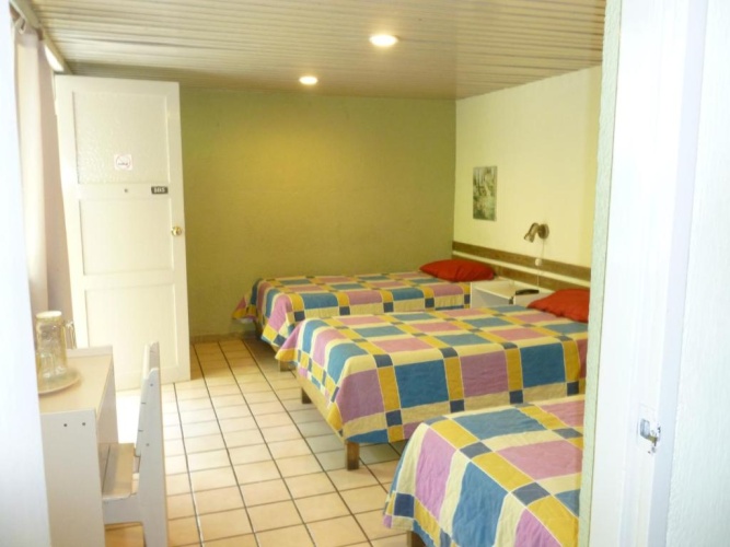 Standard Triple room