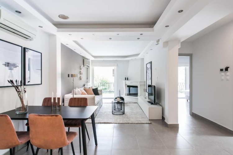 2 Bedrooms Apartment