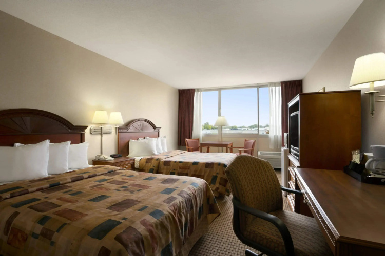 Days Inn by Wyndham Sidney OH