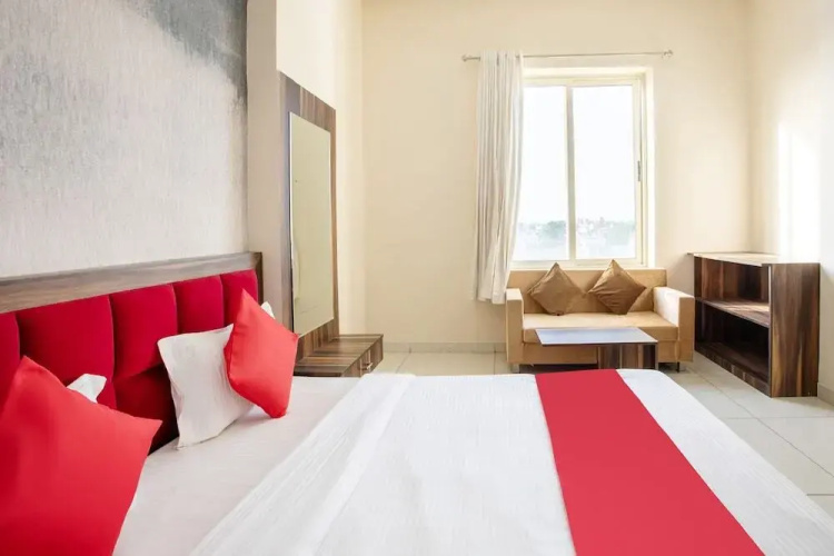 Shiv Palace by OYO Rooms