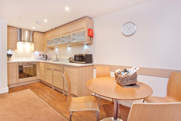 2 Bedrooms Apartment