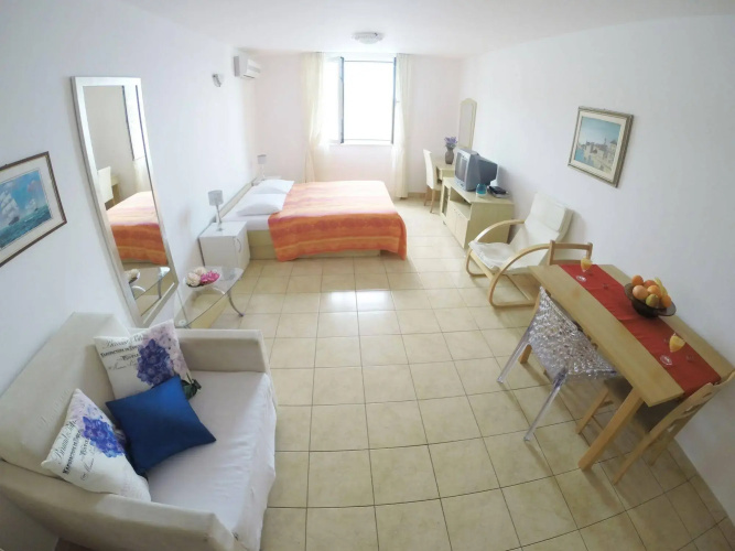 Beachfront Apartments Tamarix