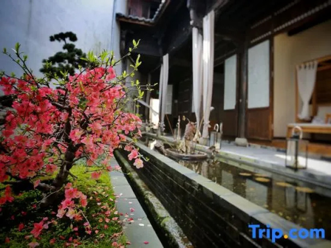 Yuzhan Hotel