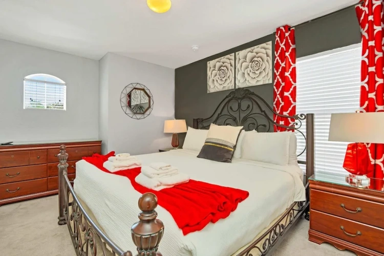 5 Bedrooms Cottage