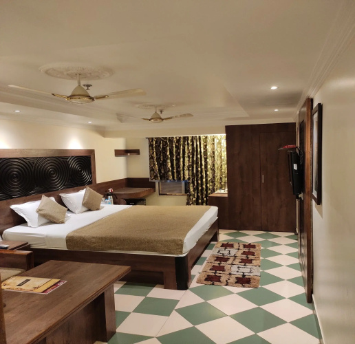 Hotel Pushpak