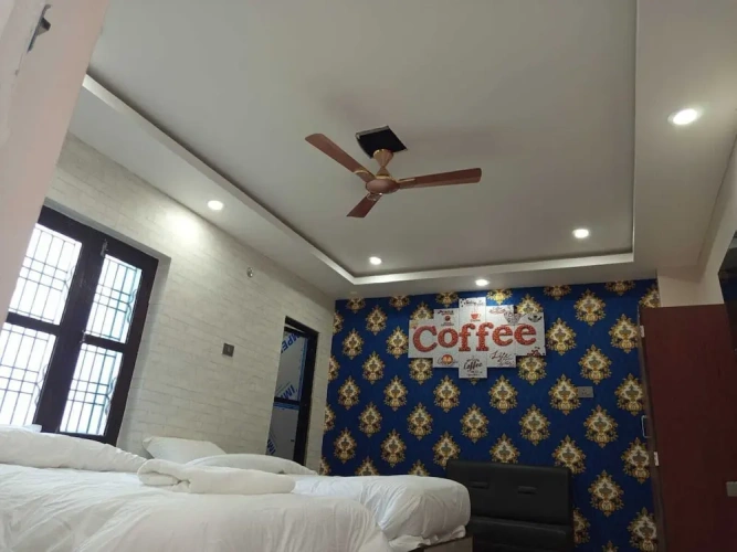 Standard Twin room with city view