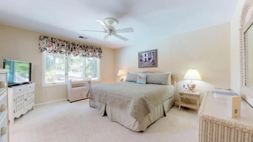 32 Heath Dr