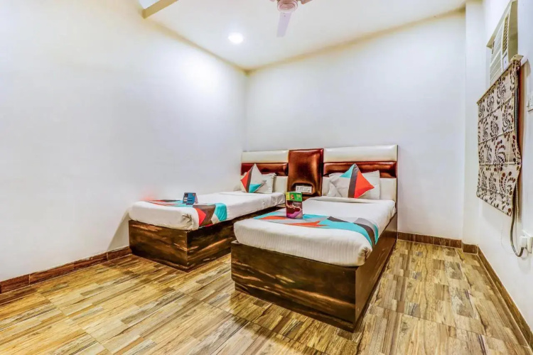FabHotel Travellers Inn Gomti Nagar