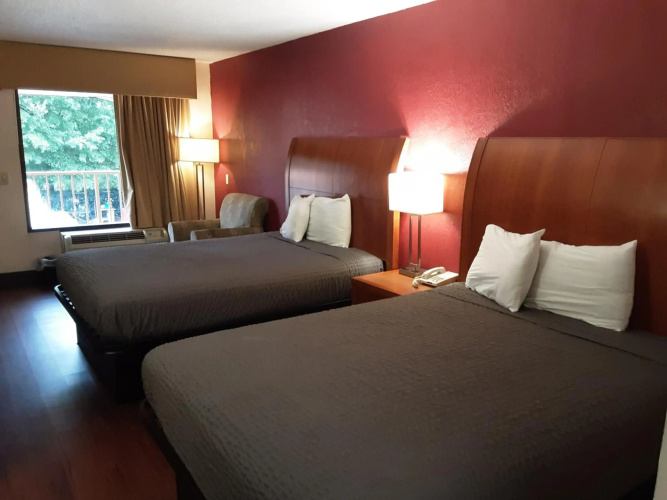 Econo Lodge Inn & Suites Griffin North