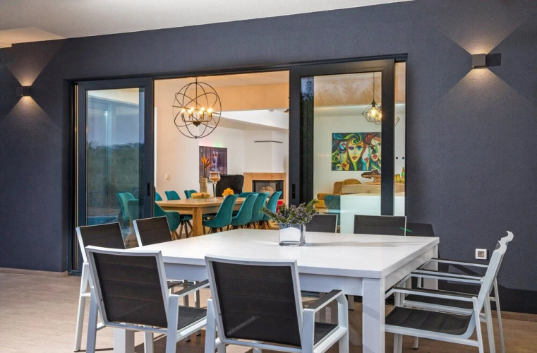 New Modern Villa Luce
