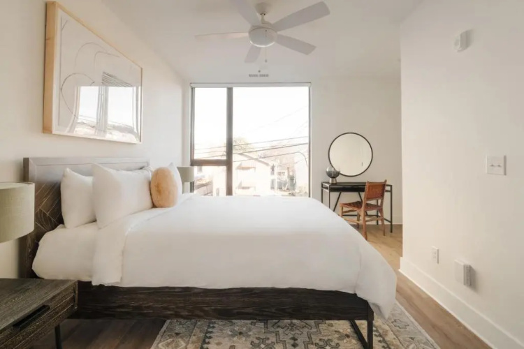 The Grove by AvantStay – Stylish Group Stay with Private Bathrooms