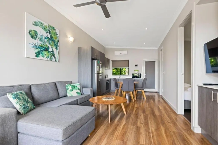 2 Bedrooms Apartment with mountain view