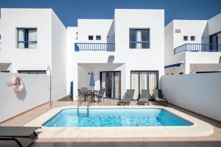 3 Bedrooms Villa