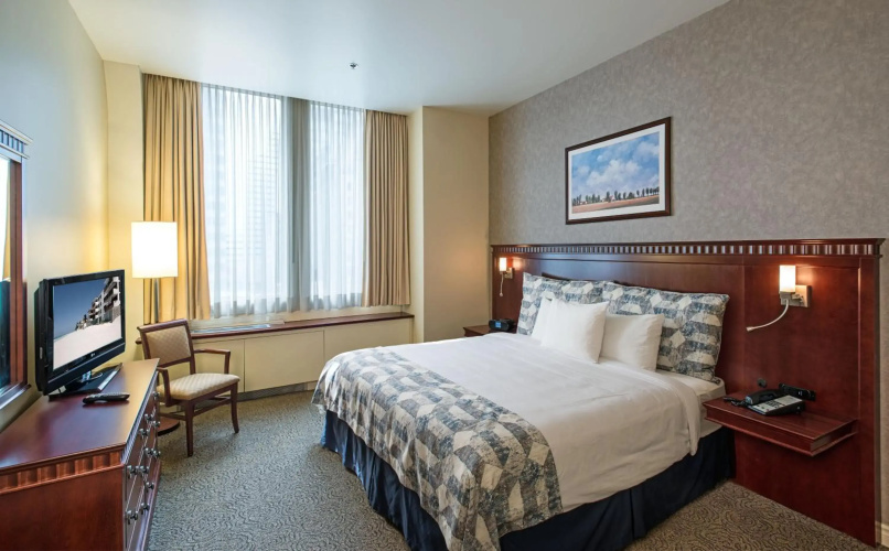 Le Square Phillips Hotel And Suites