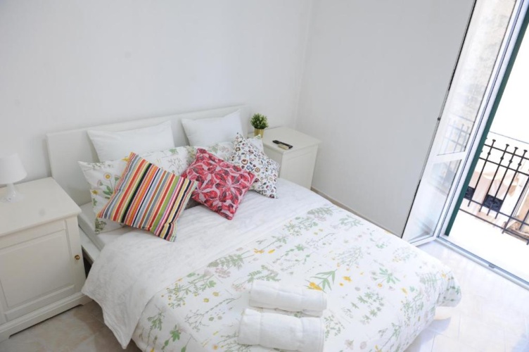 Standard Triple room with balcony