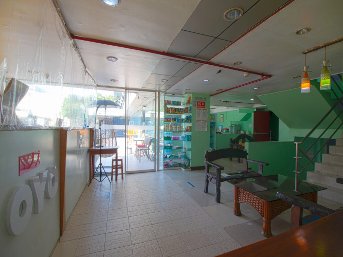 OYO 677 Roseate Pensione (Vaccinated Staff)