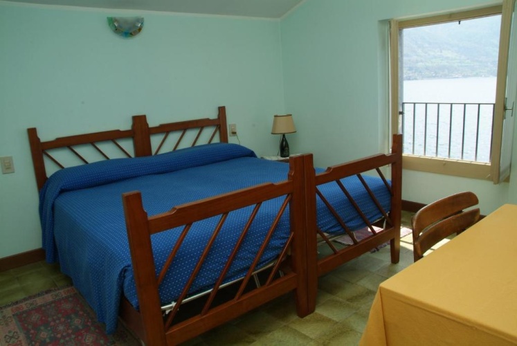 Standard Double room with balcony and with lake view