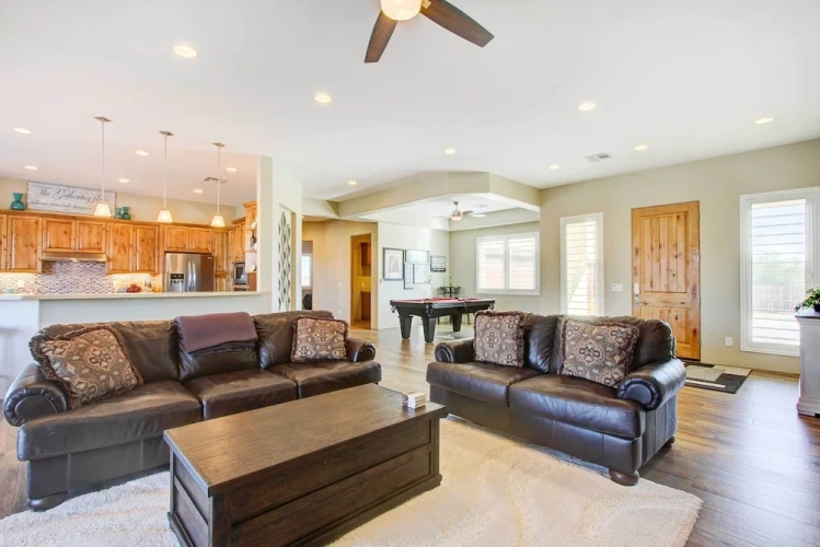 4 Bedrooms Cottage