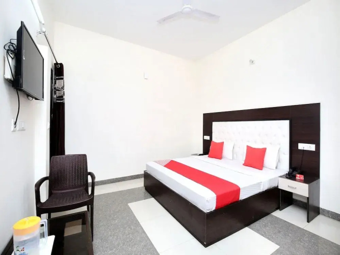 OYO 10537 Star City Inn