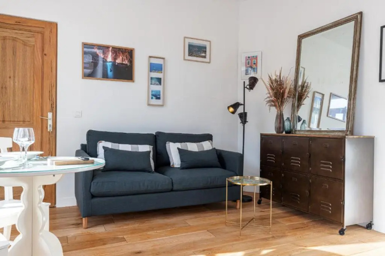 1 Bdr Downtown near Place Massena