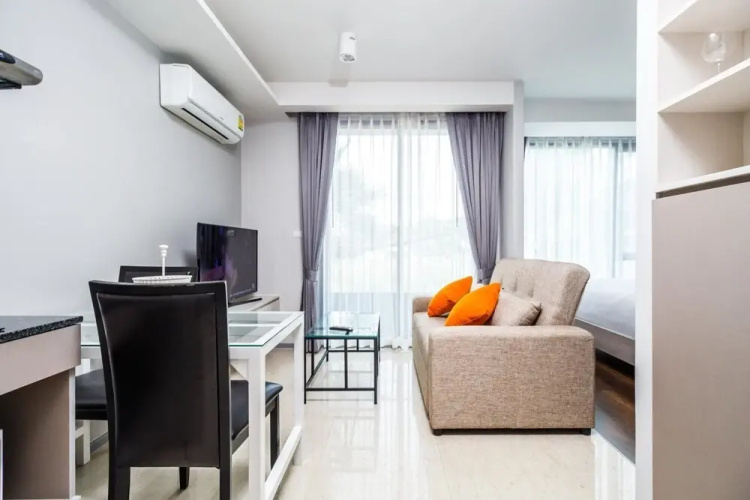 6Av 218 - Surin Beach Studio Pool and gym