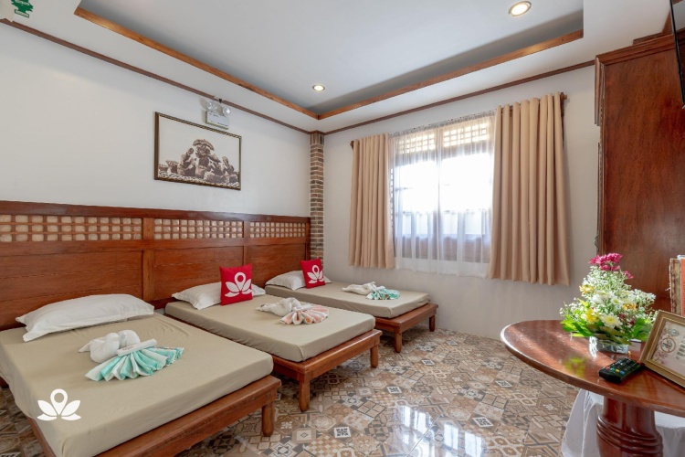 Standard Triple room