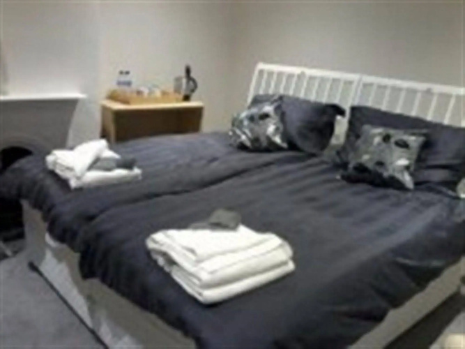 Barnes's Rest Bed & Breakfast & Caravan