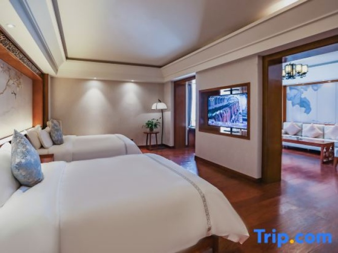 Deluxe Double Suite